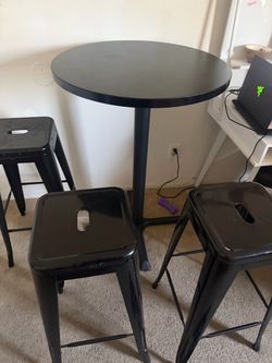 Uline table and stools
