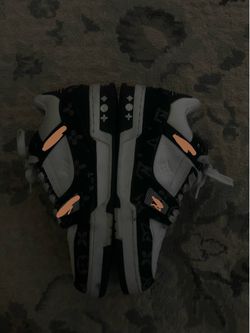 Size 7 Louis Vuitton trainers black and white
