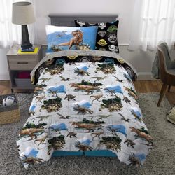 Jurassic World 5 Piece Twin Size Bedding