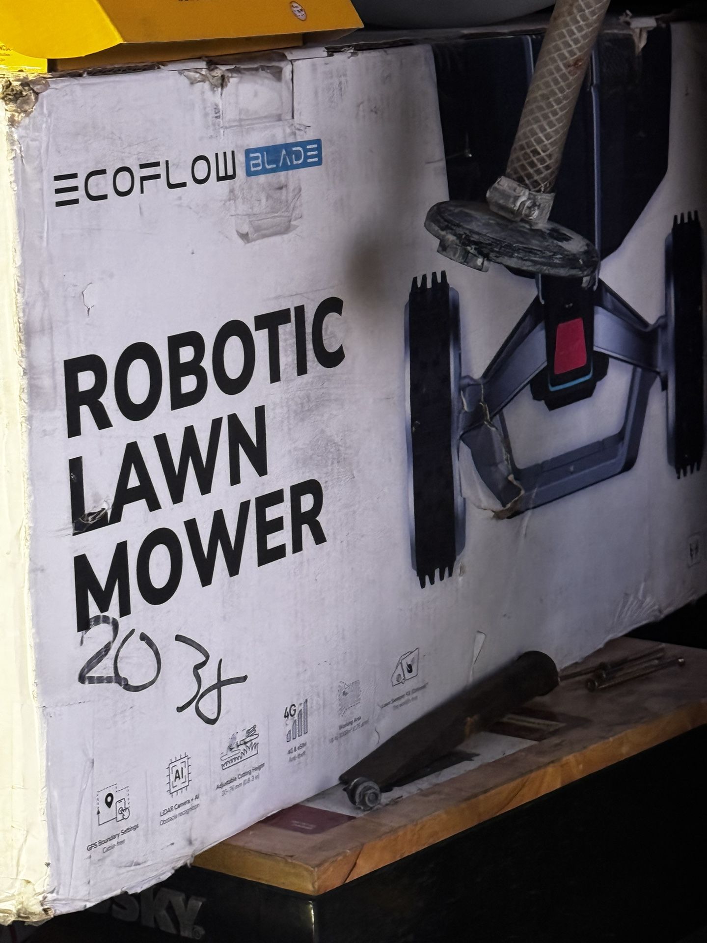 Eco Cutting Width, 298 Wh Battery Powered Electric Blade Robot Lawn Mower, Wire-Free Boundaries, Auto-Route