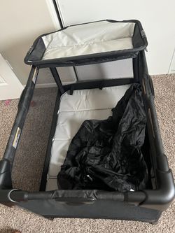 4moms breeze Plus Playard