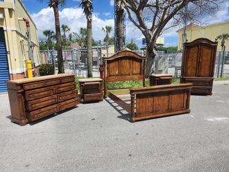 ROBUST QUEEN BEDROOM SET. TOMMY BAHAMA. QUEEN BED WITH TWO NIGHTSTANDS, AIRMORE AND DRESSER. SOLID WOOD - Same day delivery 🚚 💨