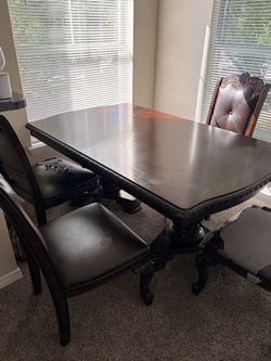 Dining table set