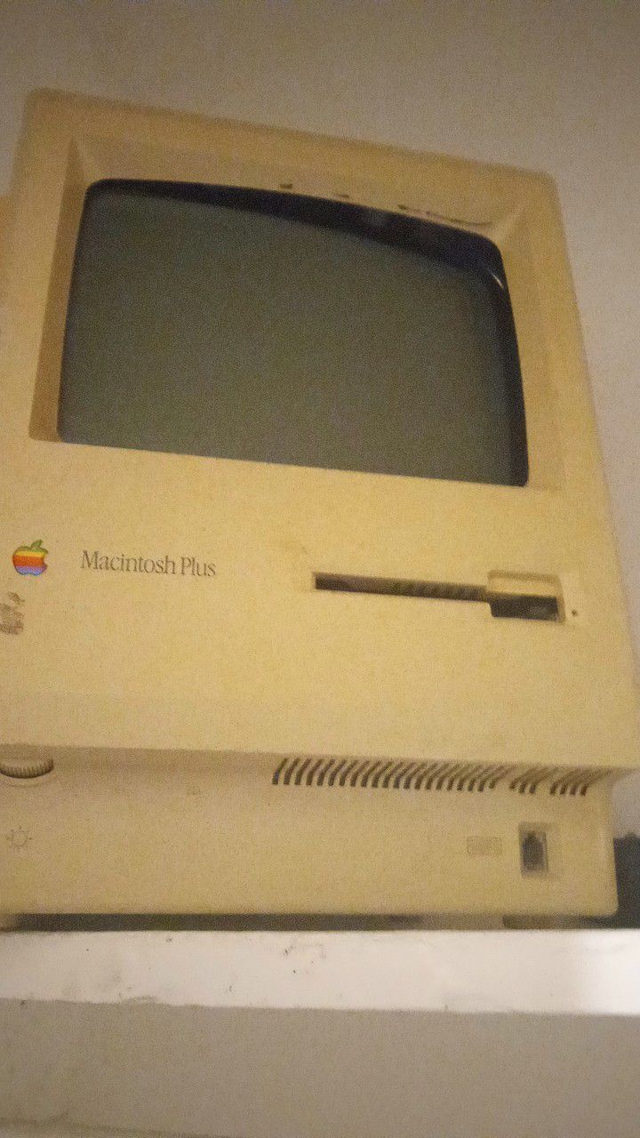 Macintosh Plus Desktop 