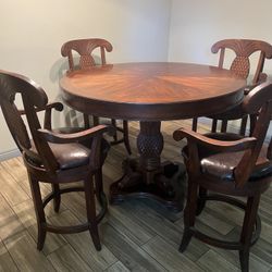 Mesa De Madera  Con 4 Sillas Jiratorias Con Diseño De Piña 