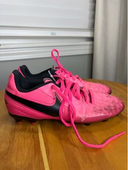 Pink/Black Nike Tiempo Youth Soccer Cleats Size 3.5Y