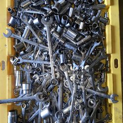 Sockets And Wrenches 