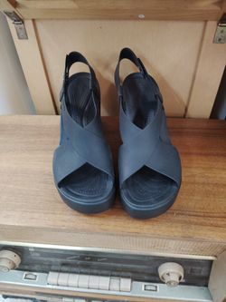 Croc Wedge  Sandal Size 10 