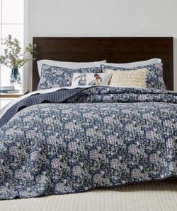 Martha Stewart Collection Iridescent Peony Reversible Quilt - Queen