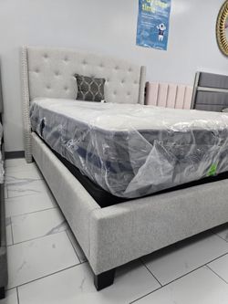 Queen sizes bed with mattress