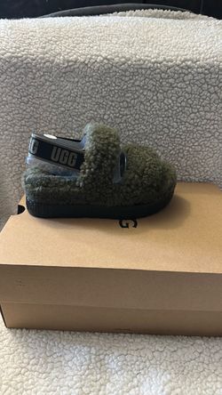 Ugg Fluffita, Size 5, Brand New