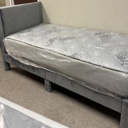 Twin Bed With Matters 
