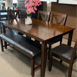 Black Friday Sale**** 6 Pc Dinning Set 
