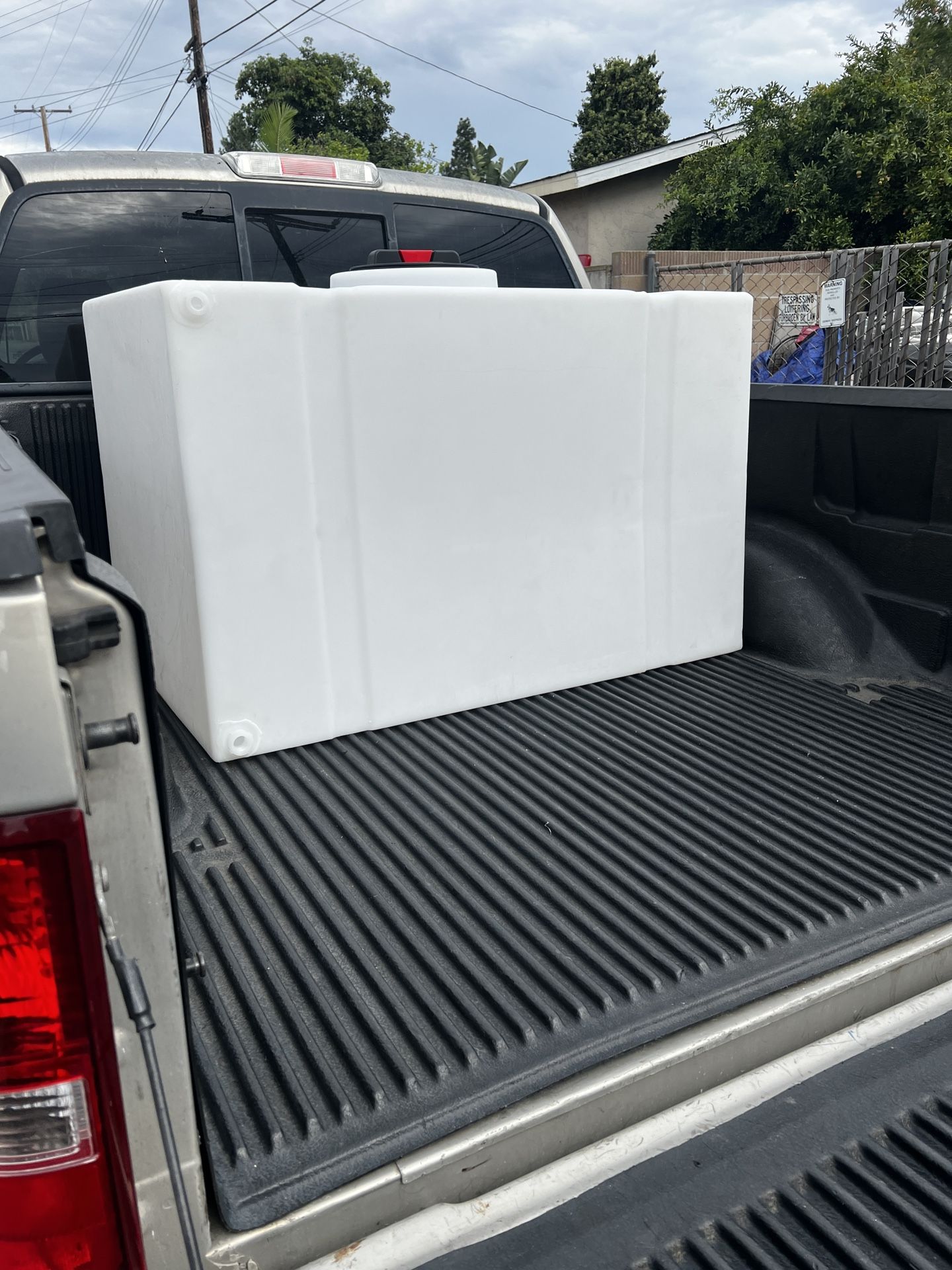 150 Gallon Square Water Tank for Sale in Garden Grove, CA - OfferUp