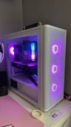 CUSTOM BUILT PC - Monitor, Keyboard & Mouse Included!