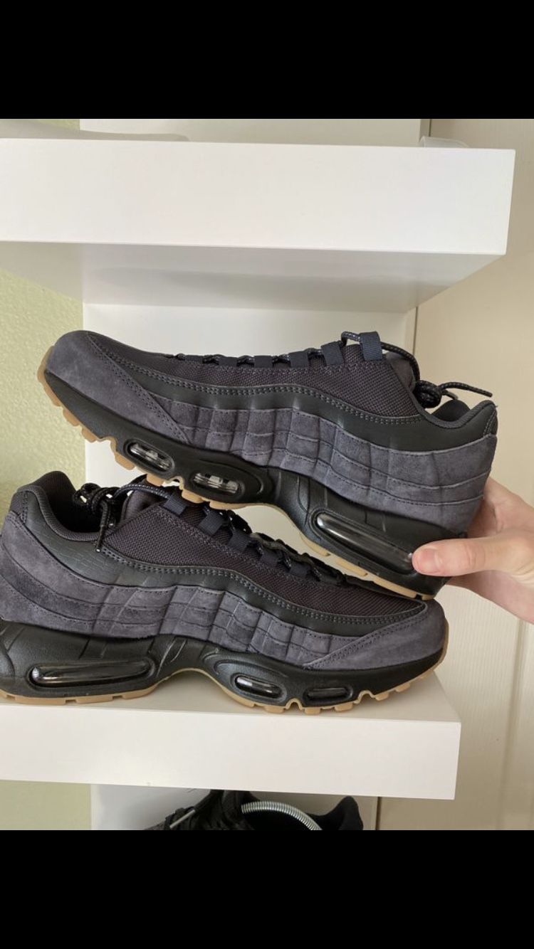 Nike Air Max 95 SE Anthracite Black Gum Mens Size 9 Woman’s size 10.5 $190 obo new with box