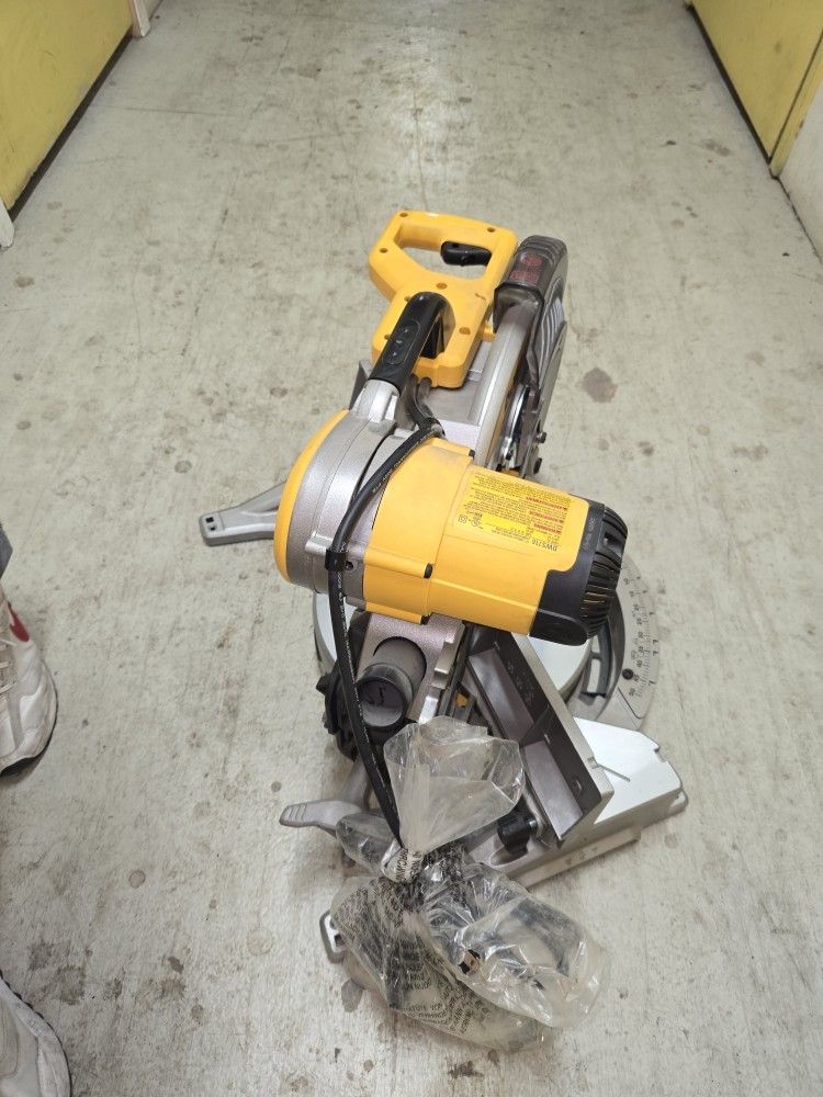 Sierra De Mesa Dewalt 