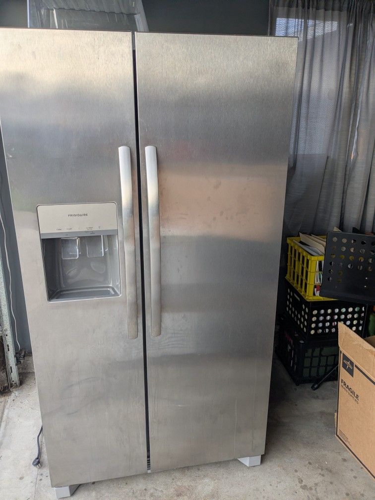 Frigidaire Model: frsc2333asa