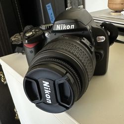 Nikon D40x DSLR 10mp Camera Kit with Extras