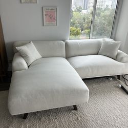 White Sectional Couch 🚚