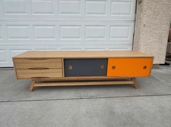 Like New Mid-Century TV Stand / Credenza