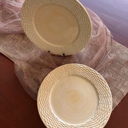 6 Dinner Plates