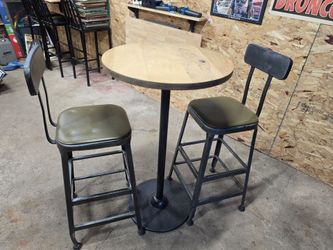Small bar table with 3 stools included