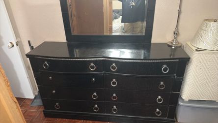 Dresser