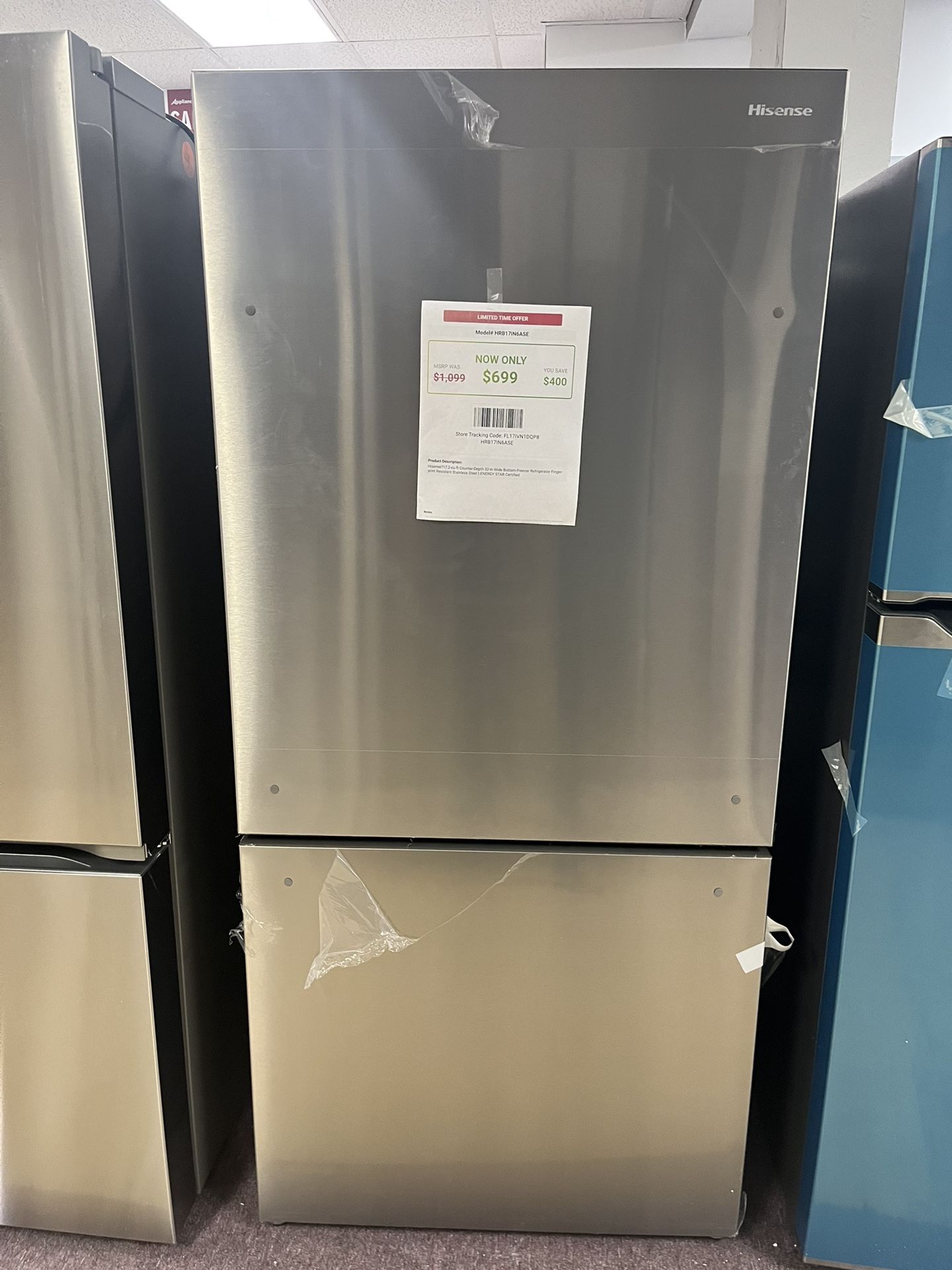 Refrigerator, Hisense 32” W Buttom Freezer Fridge