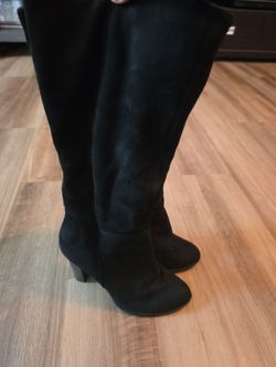 Black Suede Knee-High Heeled Boots