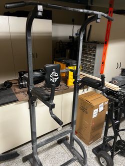 Bench/squat rack and dip/pull up rack