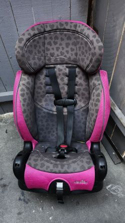 Carseat ( see video& pics for condition and details please 🙏🏾)