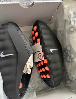 Nike Mind slides