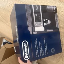 Delonghi Coffee Machine 