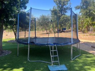 Outdoor trampoline