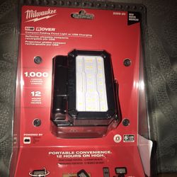 MILWAUKEE ROVER Compact Folding Flood Light 