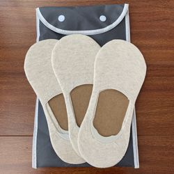 3-Pair No-show Socks w/silicone Grips