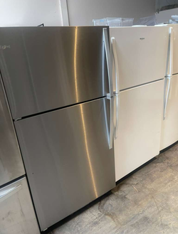 Deal: Stainless Frigidaire top-mount fridge — adjustable shelves