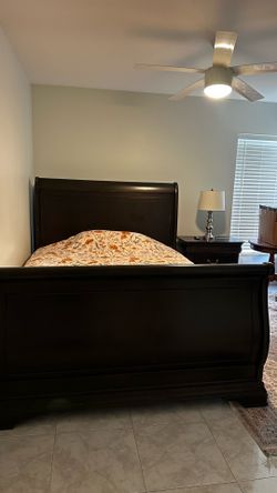 Bedroom set