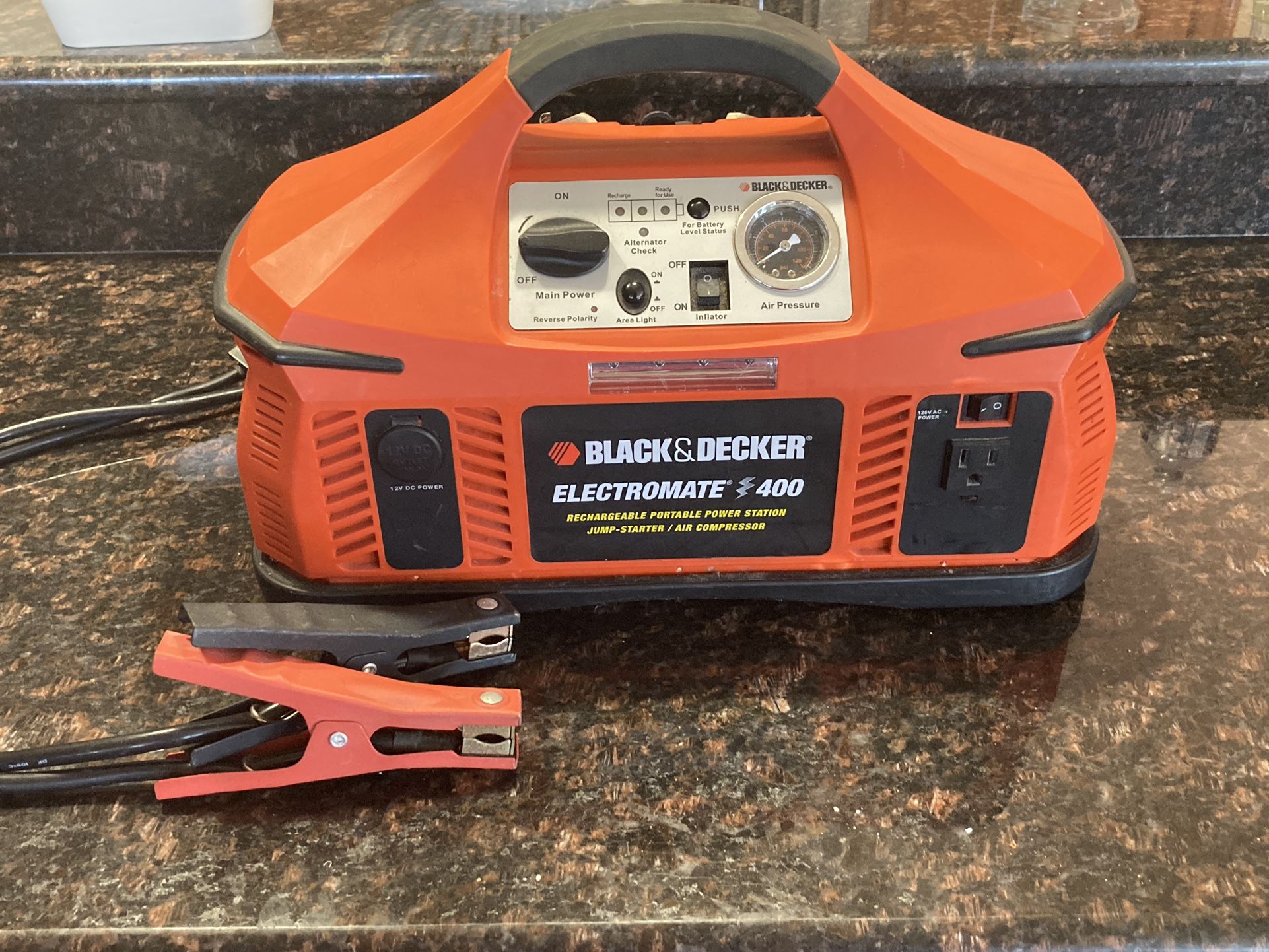 Black & Decker Emergency Battery Jumper/air Compressor/Power Source