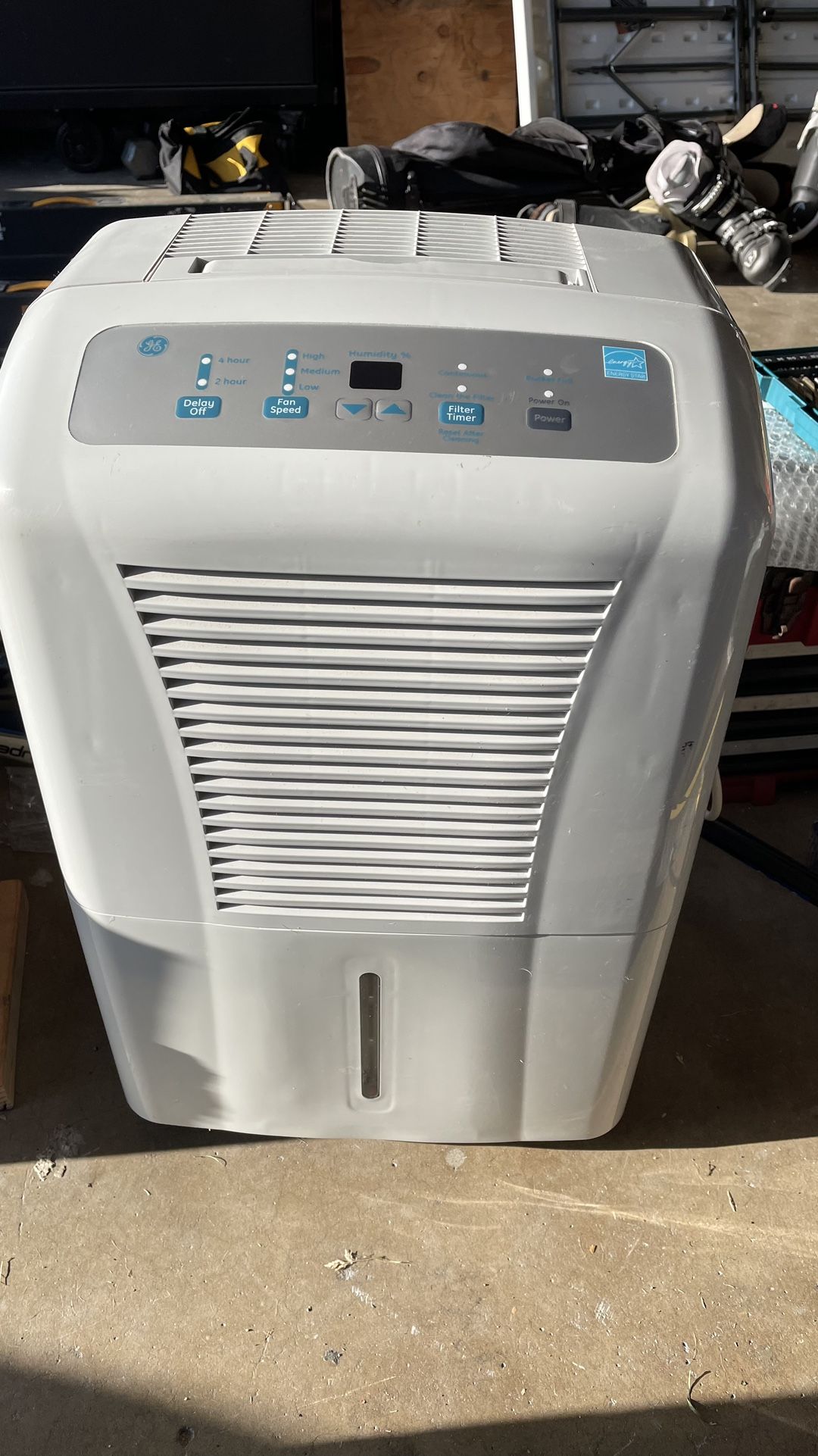 GE Dehumidifier - ADEL50LRL2