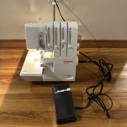 Bernina 800DL Serger Sewing Machine