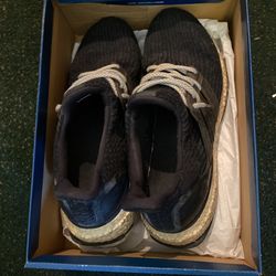 Black Ultraboost Shoes (Size 10)