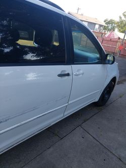 Bendo TOYOTA .2005 AD para el trabajo placas para un año más tiene detalles  pero trabaja bien  TITULO LIMPIO
