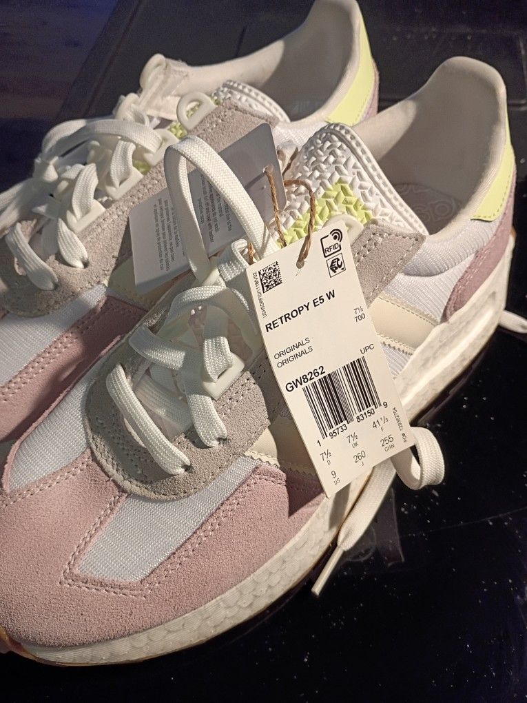 NEW ADIDAS WOMEN'S RETROPY E5 SHOES SIZE 9