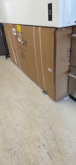 Frigidaire 20 Cu. Ft. Garage Ready Chest Freezer FFCL2042AW