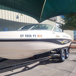 2002 Rinker 212