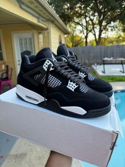 Jordan 4 white thunders