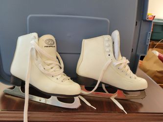 Size 4 Girls Ice Skates