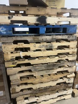 19 Wood Pallets 